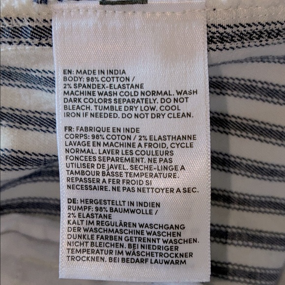 LAND’S END Navy/White Striped jeans, high rise, capri, pockets. 14 - Picture 12 of 17